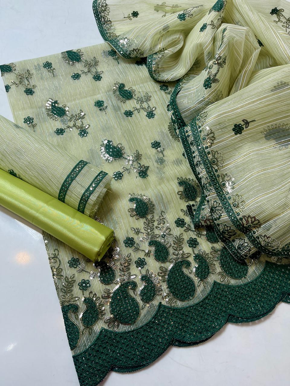 Traditional Kaddi Embroidered Suit (3-Pc)